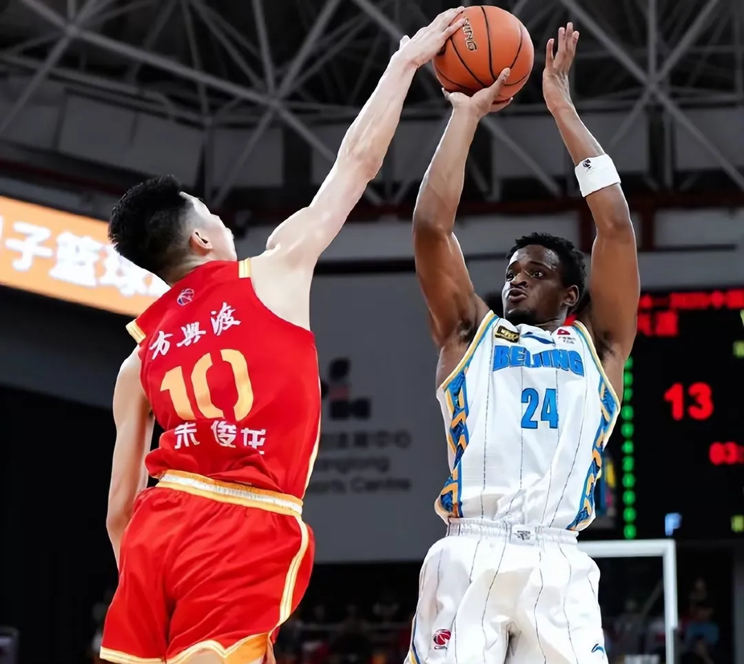 九游体育下载-包含多伦多猛龙发布备战花絮，集结日内部沟通，CBA常规赛任务艰巨，年轻球员得到机会的词条-九游体育下载